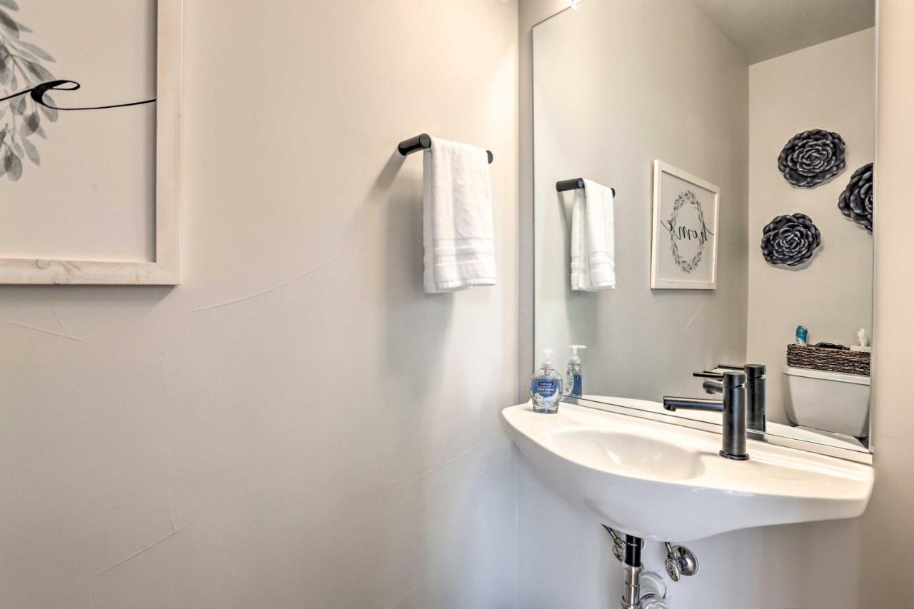 Trendy Denver Townhome - Walk To Mile High Stadium ภายนอก รูปภาพ